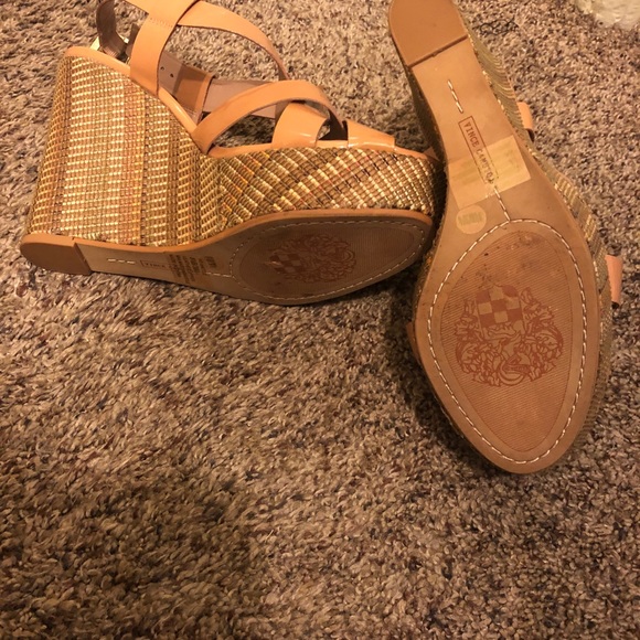 Vince Cumato VC-Hattie Nubuck Wedge - Picture 5 of 6